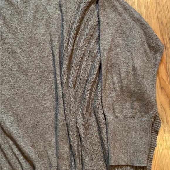NWOT Simple Vera Cape Sweater - Picture 4 of 5